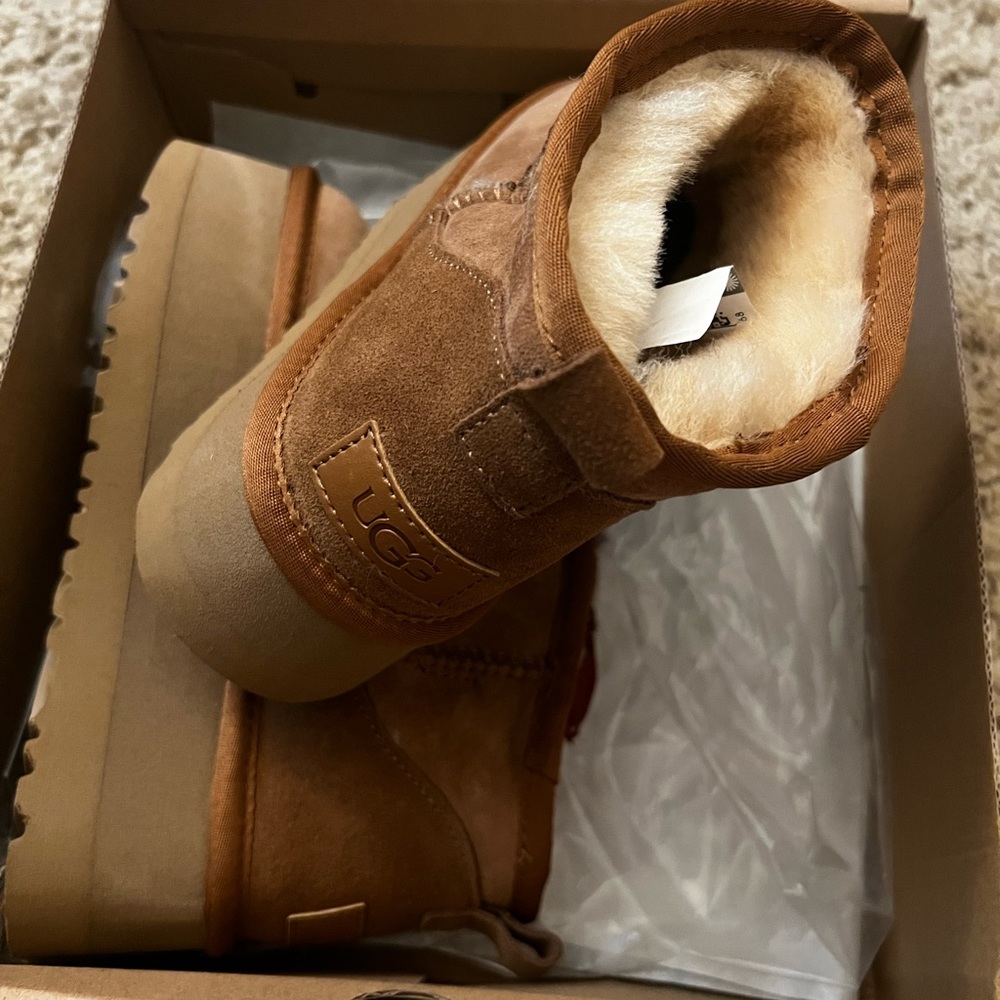COPY - UGG CLASSIC ULTRA PLATFORM